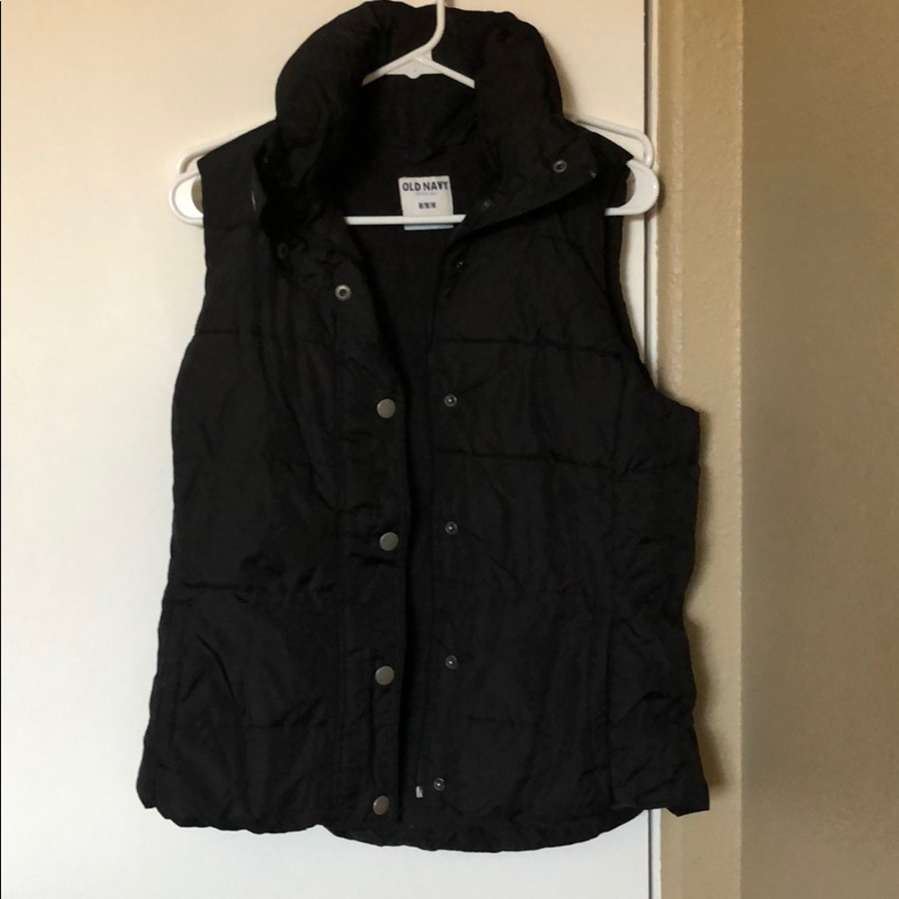 Black puffy vest